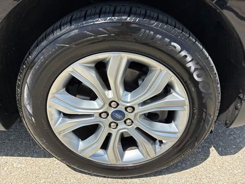 Used 2022 Ford Edge Titanium w/ Class II Trailer Tow Package AWD/4WD image 11