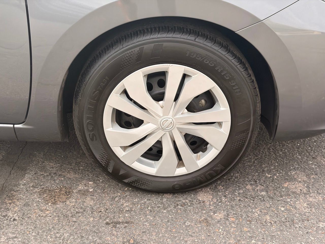 Certified 2025 Nissan Versa S FWD image 9