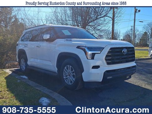 Used 2023 Toyota Sequoia SR5 image 1