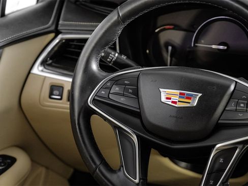 Used 2017 Cadillac XT5 FWD w/ LPO, Wheel Lock Package image 13