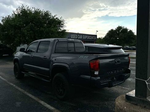 Used 2021 Toyota Tacoma SR w/ SR Convenience Package image 3