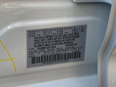 New 2025 Nissan Sentra SR image 32