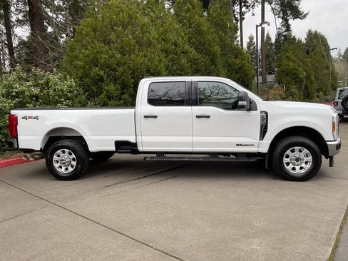 Used 2024 Ford F350 XLT w/ FX4 Off-Road Package image 3