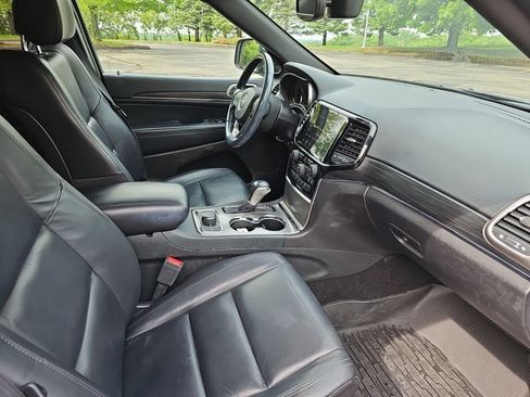 Used 2020 Jeep Grand Cherokee Limited AWD/4WD image 9