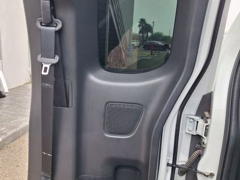 Used 2025 Nissan Frontier SV RWD image 25
