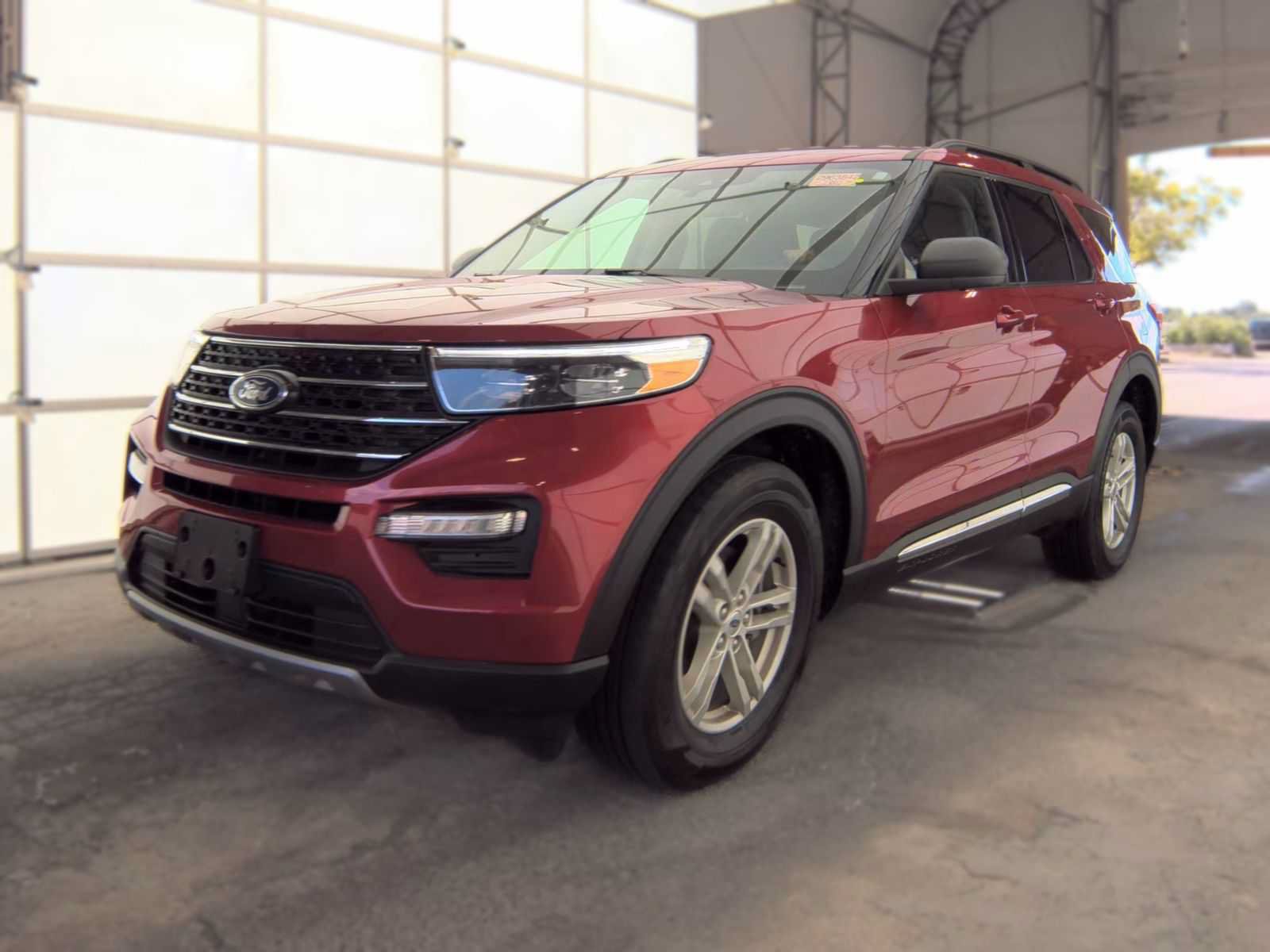 Used 2024 Ford Explorer XLT w/ Equipment Group 202A AWD/4WD image 2