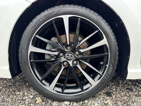 Used 2018 Toyota Camry XSE FWD image 28