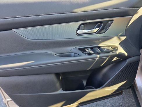 New 2025 Nissan Murano SL image 11