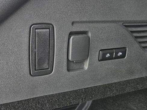 New 2026 Lincoln Nautilus Reserve w/ Jet Appearance Package image 10