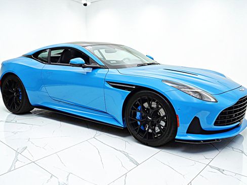 Used 2024 Aston Martin DB12 Coupe RWD image 21