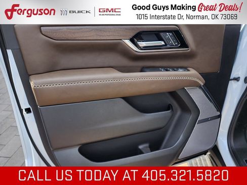 New 2026 GMC Yukon XL Denali Ultimate AWD/4WD image 13