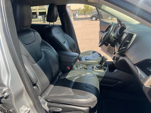 Used 2016 Jeep Cherokee Limited FWD image 42