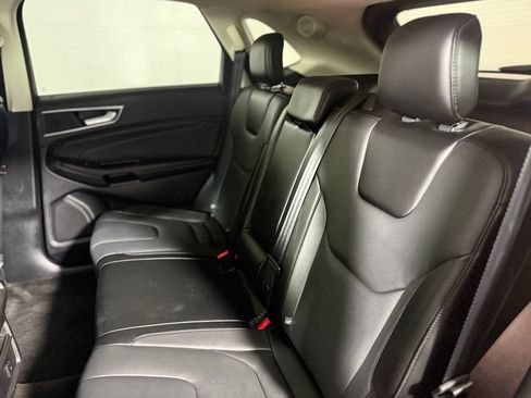 Used 2018 Ford Edge Titanium w/ Cold Weather Package AWD/4WD image 25