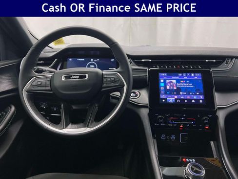 Certified 2025 Jeep Grand Cherokee Laredo X w/ Luxury Tech Group I AWD/4WD image 17
