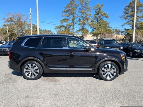 Used 2022 Kia Telluride EX w/ EX Premium Package image 4