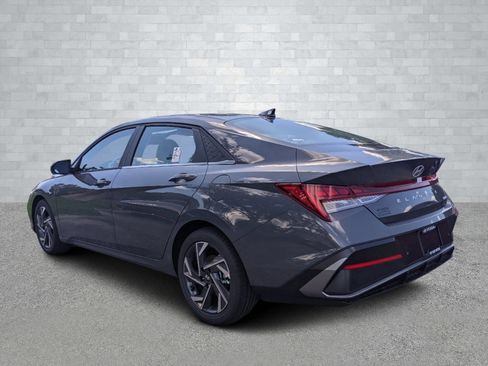 New 2025 Hyundai Elantra Limited image 7