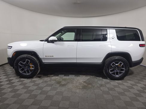 Used 2023 Rivian R1S Adventure image 2