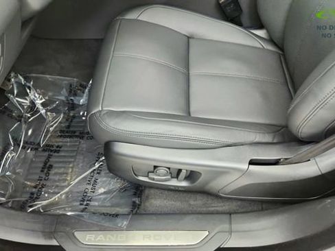 Used 2026 Land Rover Range Rover Velar S AWD/4WD image 33