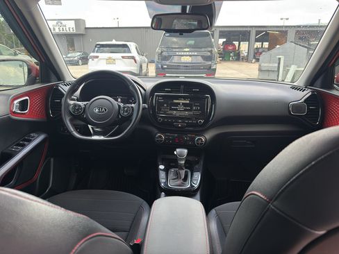 Used 2020 Kia Soul GT-Line Turbo FWD image 38