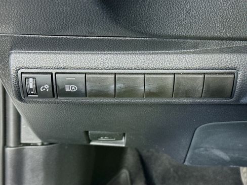 Certified 2025 Toyota Corolla SE FWD image 10