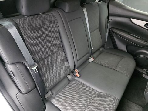 Used 2021 Nissan Rogue Sport S image 24