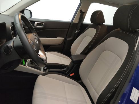 Used 2023 Hyundai Venue SEL FWD image 17
