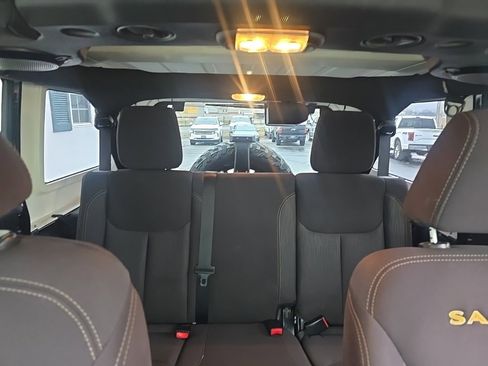 Used 2014 Jeep Wrangler Unlimited Sahara w/ Connectivity Group image 16