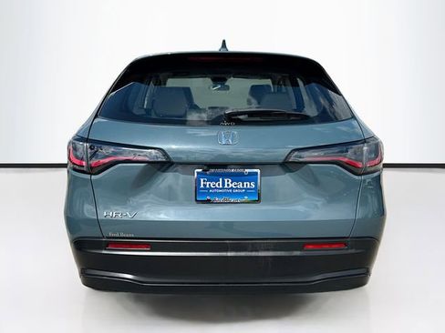 Certified 2023 Honda HR-V LX image 6