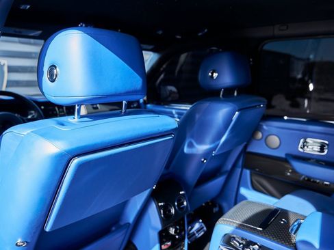 Used 2021 Rolls-Royce Cullinan Black Badge image 43