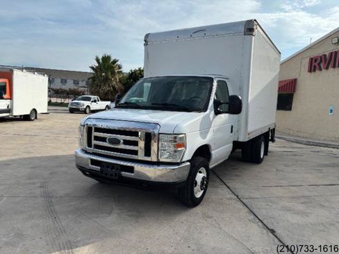 Used 2016 Ford E-350 and Econoline 350 Super Duty RWD image 3