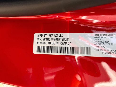Used 2026 Chrysler Pacifica Pinnacle FWD image 21