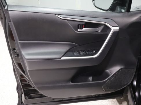 Used 2025 Toyota RAV4 XLE FWD image 12