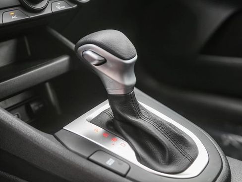 Certified 2022 Kia Forte LXS w/ LXS Technology Package image 23