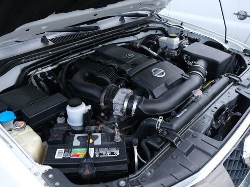 Used 2019 Nissan Frontier SL image 43