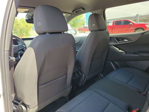 Used 2026 Chevrolet Equinox LT w/ Safety and Technology Package FWD image 16