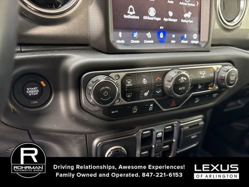 Used 2021 Jeep Wrangler Unlimited Sahara AWD/4WD image 10