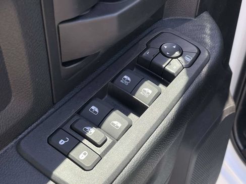 New 2026 RAM 2500 Tradesman w/ Chrome Appearance Group AWD/4WD image 24