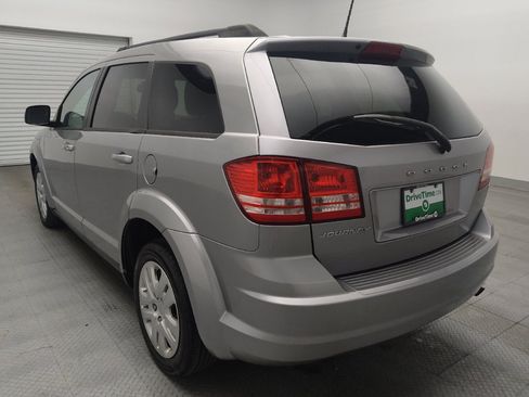 Used 2019 Dodge Journey SE FWD image 5