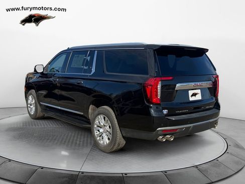 Used 2023 GMC Yukon XL Denali image 5