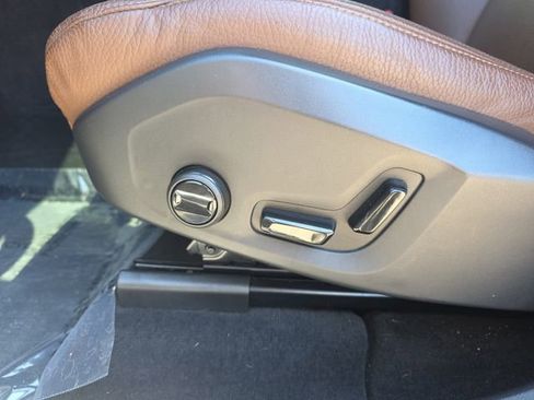 Used 2023 Volvo XC60 B5 Plus w/ Protection Package Premier FWD image 24