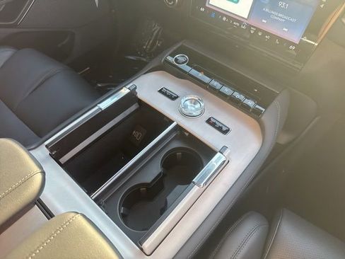 New 2026 Lincoln Navigator Reserve image 18