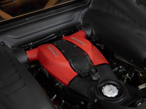 Used 2022 Ferrari F8 Tributo image 20