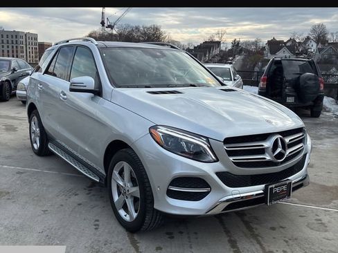 Used 2019 Mercedes-Benz GLE 400 4MATIC image 2
