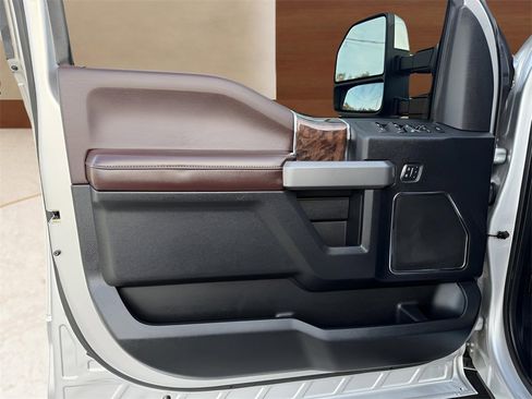 Used 2017 Ford F250 Platinum w/ Platinum Ultimate Package image 10