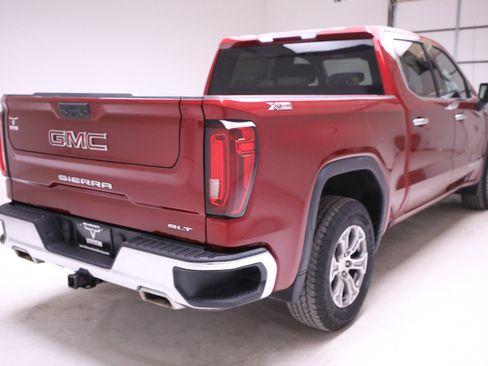Used 2022 GMC Sierra 1500 SLT w/ X31 Off-Road Package image 5