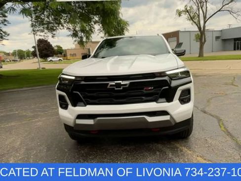 Used 2024 Chevrolet Colorado Z71 w/ Z71 Convenience Package 2 AWD/4WD image 3