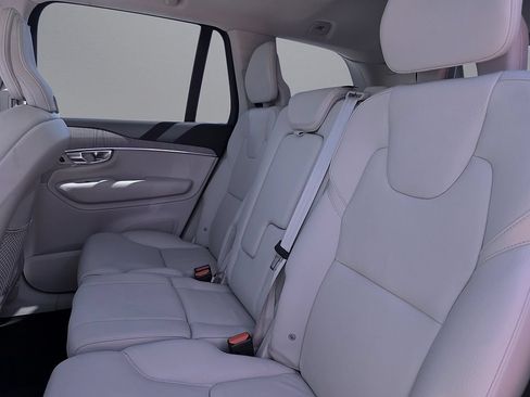Used 2023 Volvo XC90 B6 Plus AWD/4WD image 24