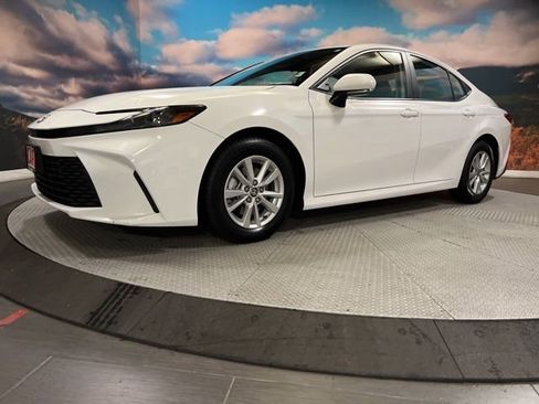 Used 2025 Toyota Camry LE FWD image 4