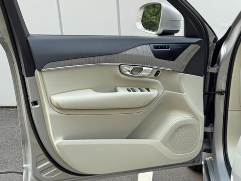 Used 2025 Volvo XC90 B6 Plus AWD/4WD image 45