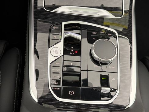 New 2027 BMW X7 xDrive40i image 17